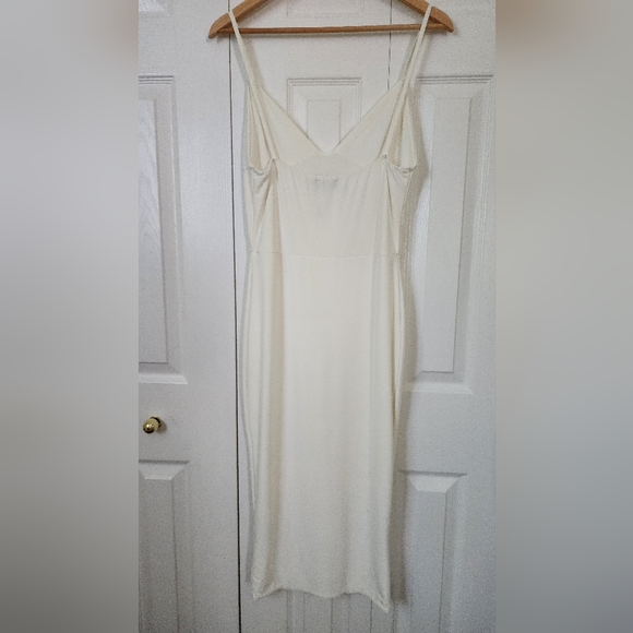 PrettyLittleThing White Midi Dress - Picture 6 of 11